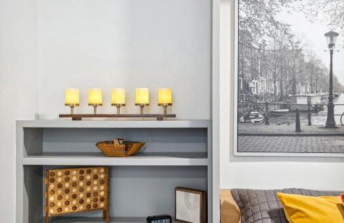 Covington Apartment | Pet-Friendly Kent Vacation Rental, Walk to Lake!