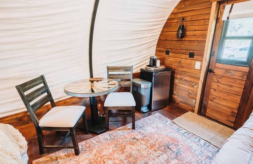 Penn Yan House | Pet Friendly Keuka Wagon
