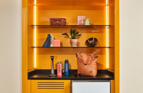 Cole Apartment | Pet Friendly | Kitchen & Entertaining Spaces