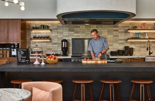 Cole Apartment | Pet Friendly | Kitchen & Entertaining Spaces