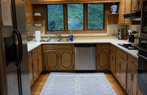 Lake Oconee House | Pet friendly Lake Access House