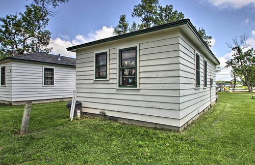 Dent Cabin | Pet-Friendly Lake Cabin: Boat Rentals & Dock!