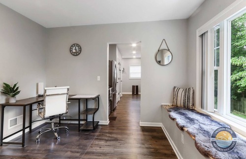 Lake Geneva House | Pet-Friendly Lake Geneva Retreat with Firepit