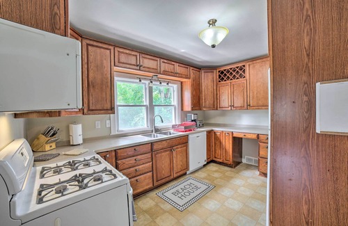 Miller Beach House | Pet-Friendly Lake Getaway: 1 Block to Beach!