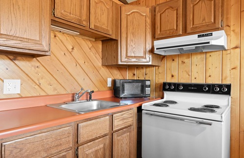 Potosi Cabin | Pet-Friendly Lake Hideaway w/Views