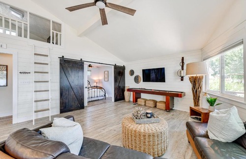 Mayhew House | Pet-Friendly Lake Norman Home with Boat Dock!