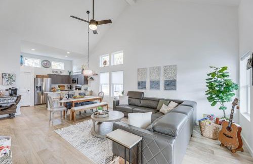 Granite Shoals House | Pet-Friendly Lake LBJ Retreat with Deck and Hot Tub!