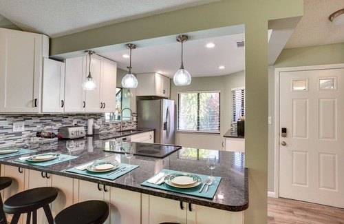 Lakeland Condo | Pet-Friendly Lakeland Condo w/Screened Porch!