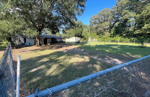 Ore City House | Pet Friendly - Lakeside Retreat - Wheel Chair Accessible
