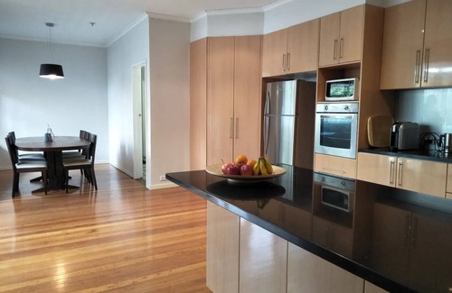 Glen Iris House | 🐶 PET FRIENDLY : Large 5bd,3bth,pool,public transport .🐶