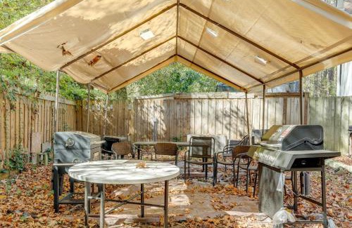 Lilburn Apartment | Pet-Friendly Lilburn Duplex with Patio and Grills!