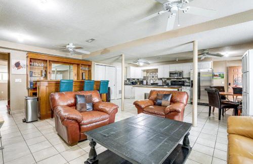 Lilburn Apartment | Pet-Friendly Lilburn Duplex with Patio and Grills!