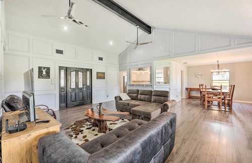 Lockhart House | Pet-Friendly Lockhart Home w/Private Yard!