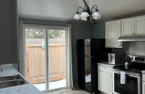 Loveland House | Pet-Friendly Loveland Charmer Perfect Location