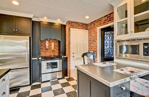 Central Okanagan House | Pet Friendly Lower Mission House Near Beaches