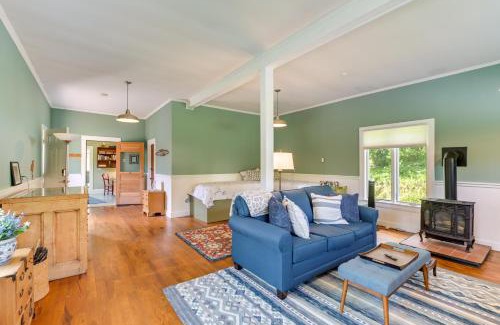 Penobscot House | Pet-Friendly Maine Cottage By Northern Bay
