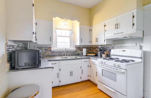 Vollintine-Evergreen House | Pet-Friendly Memphis Home - 4 Mi to Downtown!