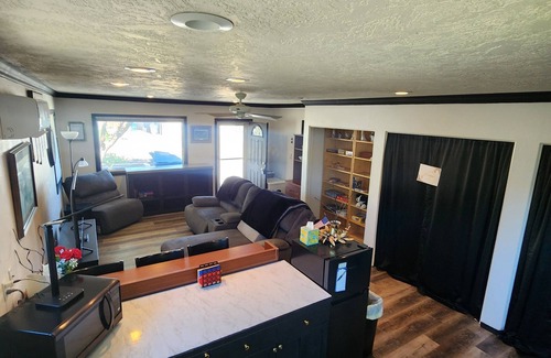 Caldwell House | Pet friendly MIL Suite, Caldwell, ID. Private hot tub/pool in beautiful backyard