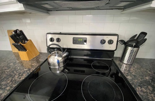 Charlotte House | Pet Friendly, Modern, Comfy, Cozy, Minutes from Everything