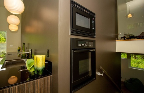 La Porte House | Pet friendly, Modern, Unique - Near Orchards & Lakes