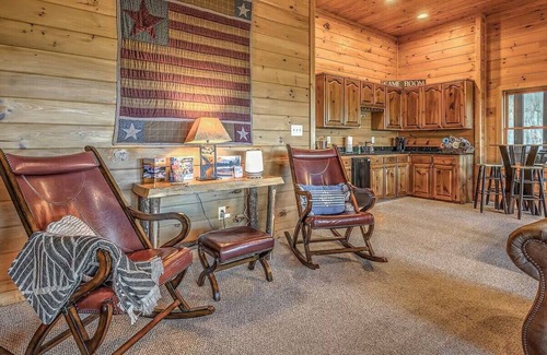 Mineral Bluff Cabin | Pet-friendly, mountain view cabin rent with an outdoor fireplace, hot tub and pool table. Free WiFi