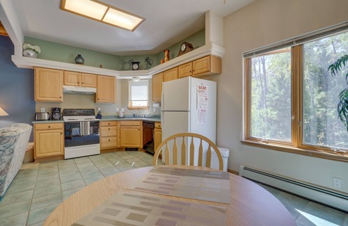 Amalia Cabin | Pet-Friendly Mountain Cabin in Taos County!