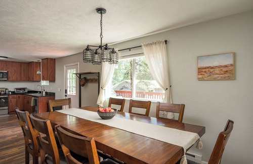 Bailey Cabin | Pet Friendly Mountain Getaway w/Hot Tub & Game room