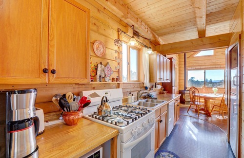 Como Cabin | Pet-Friendly Mountain Cabin with Stunning Stargazing Views