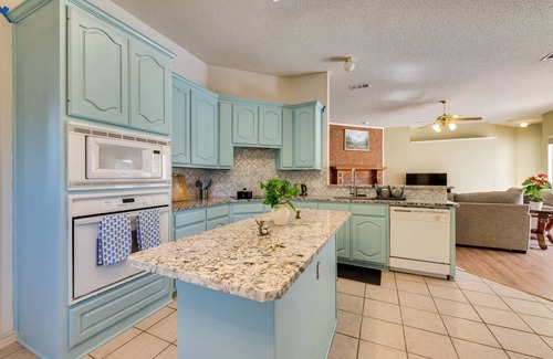Murphy House | Pet-Friendly Murphy Home: Fenced Yard & Patio!