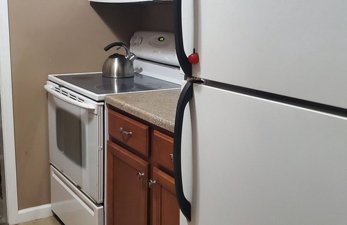 Villas House | Pet Friendly Near Cape May/Wildwood 3 BRs 2 Bath Sleeps12 with Fenced in Yard