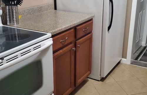Villas House | Pet Friendly Near Cape May/Wildwood 3 BRs 2 Bath Sleeps12 with Fenced in Yard