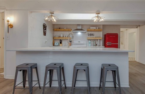 Hillwood House | Pet Friendly | Near West End