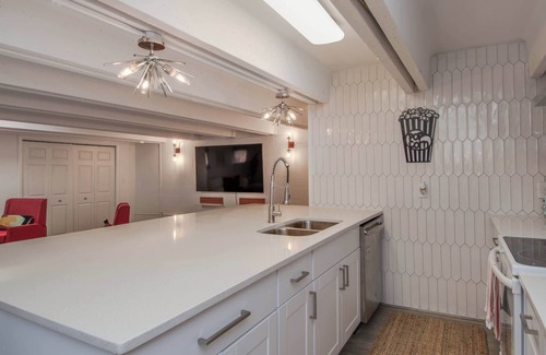 Hillwood House | Pet Friendly | Near West End