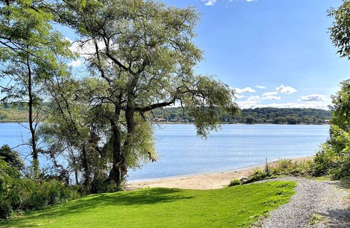 Penetanguishene House | Pet-Friendly Nostigic Cabin with access to private lakefront