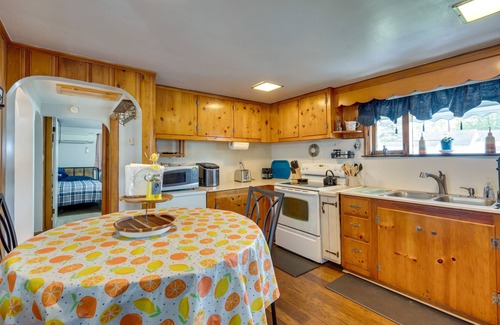 Buckeye Lake House | Pet-Friendly Ohio Retreat w/Patio & Fire Pit!