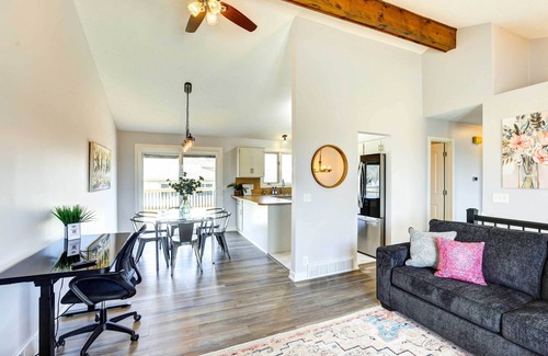 Omaha House | Pet-Friendly Omaha Vacation Rental w/Deck!