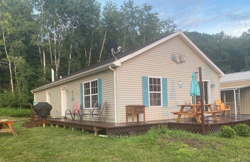 Mikado House | Pet friendly on 40 peaceful wooded acreas. Minutes from the beaches