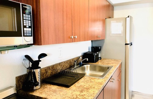 Deerfield Beach Apartment | Pet Friendly One Bedroom Beach Walk | Sleeps up to 5