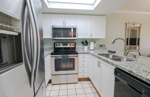 Butler Beach Apartment | Pet Friendly, One Bedroom Condo in Beach Community-Ocean Village Club N15