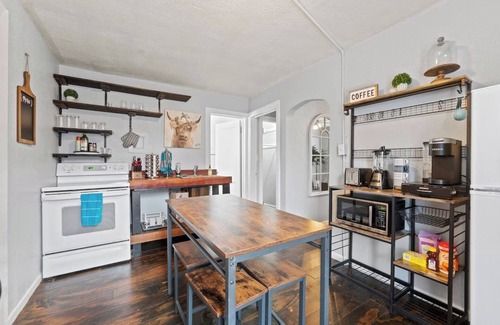 Fort Wayne Apartment | Pet-Friendly One-Bedroom Apartment in Downtown