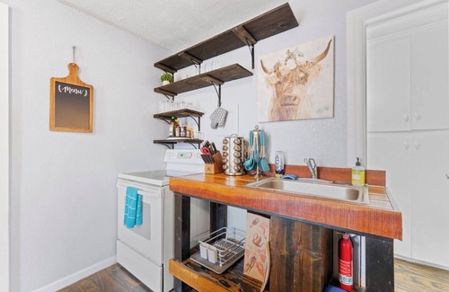 Fort Wayne Apartment | Pet-Friendly One-Bedroom Apartment in Downtown