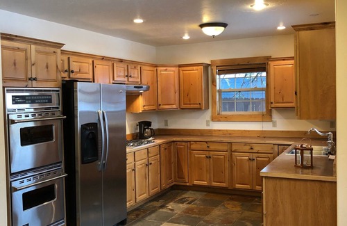 McCall House | Pet Friendly, open floor plan, 2 spacious bedrooms, 10 minute walk to lake