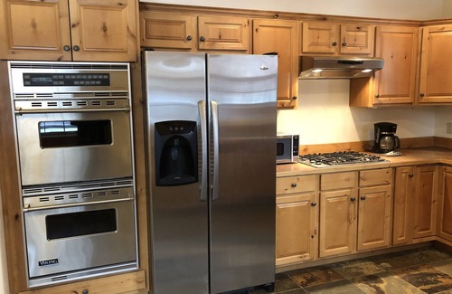 McCall House | Pet Friendly, open floor plan, 2 spacious bedrooms, 10 minute walk to lake