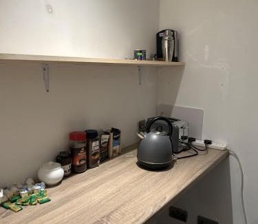 Finglas House | Pet-Friendly Open Plan Cabin in Dublin Sleeps 2