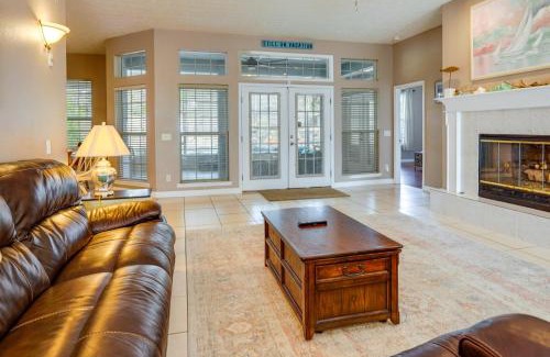 Thomas Drive House | Pet-Friendly Panama City Beach Home Near Beaches!