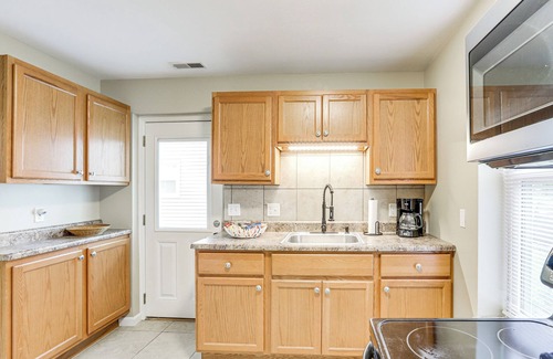 Pacific House | Pet-Friendly Pacific Cottage Near Purina Farms!