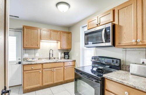 Pacific House | Pet-Friendly Pacific Cottage Near Purina Farms!