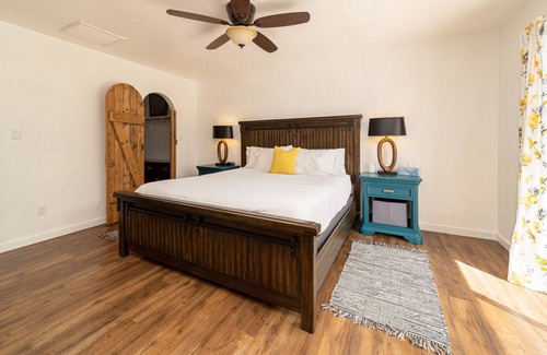 Palisade Cottage | Pet Friendly Palisade Peach Paradise on Fruit & Wine Byway