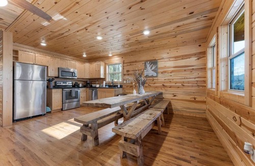 Jasper Cabin | Pet-Friendly Peaceful Cabin Near River w/Fire Pit + Hot Tub Sleeps 13