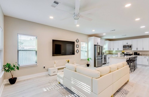 Ensley House | Pet-Friendly Pensacola Home: Central Location